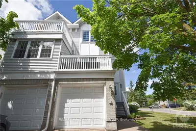 10 CASTLEGREEN, Hunt Club - South Keys and Area, ON K1T 3N2