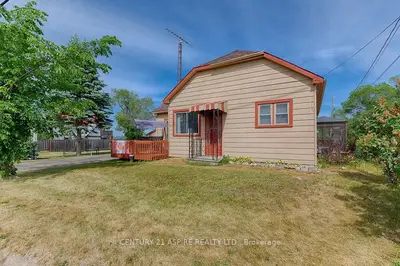 104 LACROIX BAY Road, Whitewater Region, ON K0J 2L0