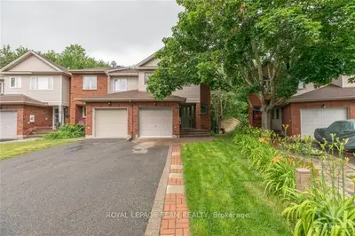 22 FURLONG Crescent, Kanata, ON K2M 2J1