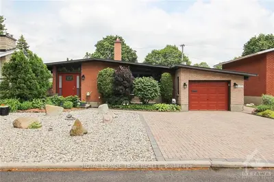 2645 COLMAN Street, Billings Bridge - Riverside Park and Area, ON K1V 8J7