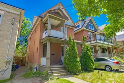 11 IRVING Avenue, West Centre Town, ON K1Y 1Z2