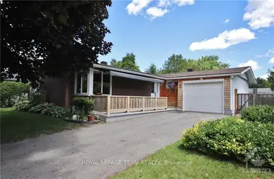 3 WESTFIELD Crescent, South of Baseline to Knoxdale, ON K2G 0T6