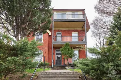 190 BAYSWATER Avenue B, Dows Lake - Civic Hospital and Area, ON K1Y 4N4