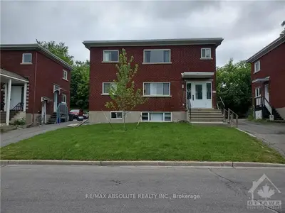 2493 JUNCTION Avenue 2, Billings Bridge - Riverside Park and Area, ON K1V 8J9