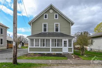 7 CARLETON Street, Rideau Lakes, ON K0G 1P0