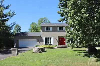 11 WEST HEALEY Avenue, Stittsville - Munster - Richmond, ON K2S 1J9