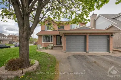 3002 COURTYARD Crescent, Blossom Park - Airport and Area, ON K1T 3R8