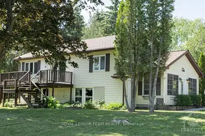 520 THOUSAND ISLAND Parkway, Front of Leeds & Seeleys Bay, ON K0E 1L0