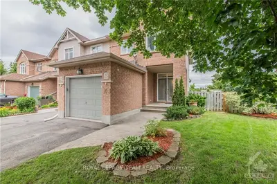 103 THORNBURY Crescent, South of Baseline to Knoxdale, ON K2G 6C4