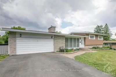 14 LYNHAR Road, Bells Corners and South to Fallowfield, ON K2H 6L8