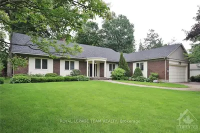 14 LAKEWAY Drive, Rockcliffe Park, ON K1L 5B1
