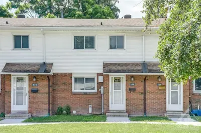 1045 MORRISON Drive 108, Parkway Park - Queensway Terrace S and Area, ON K2H 7L2