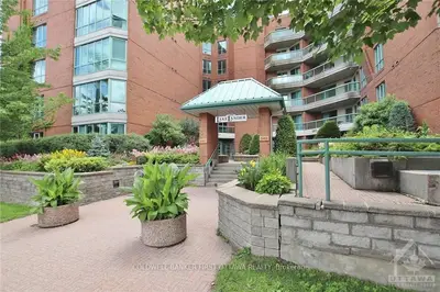 550 CAMBRIDGE Street 702, Dows Lake - Civic Hospital and Area, ON K1S 5N3