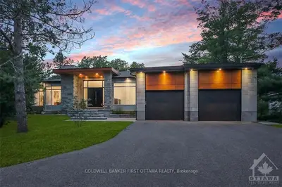 11 BRIGGS Avenue, Country Place - Pineglen - Crestview and Area, ON K2E 5W1