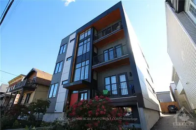 144 BARRETTE Street 2B, Vanier and Kingsview Park, ON K1L 8A1