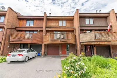 4 OAKLEY Avenue D, Crystal Bay - Rocky Point - Bayshore, ON K2B 6M6