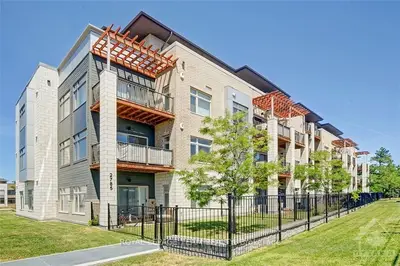 2785 BASELINE Road 405, Parkway Park - Queensway Terrace S and Area, ON K2H 0B7