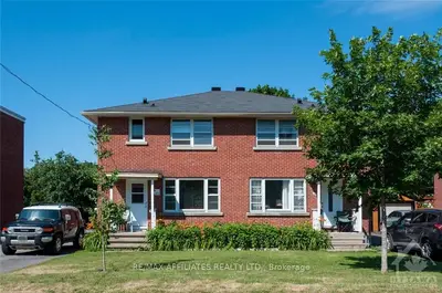 698 / 696 COLE Avenue S, Carlingwood - Westboro and Area, ON K2A 2B7