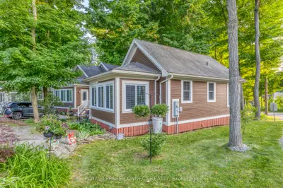 Vacant Land Condo in Prince Edward County