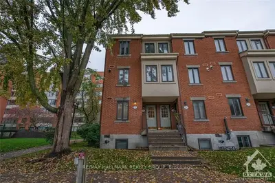 32 CRISPIN, Manor Park - Cardinal Glen and Area, ON K1K 2T8