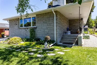 829 IROQUOIS Road, McKellar Heights - Glabar Park and Area, ON K2A 3N3