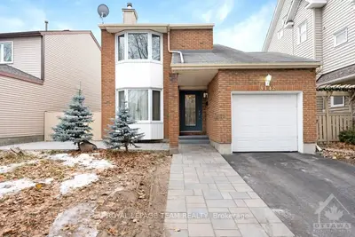 3142 Dumaurier Avenue, Britannia Heights - Queensway Terrace N and Area, ON K2B 8R1