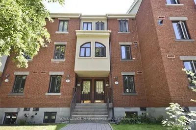 23 CRISPIN, Manor Park - Cardinal Glen and Area, ON K1K 2T7