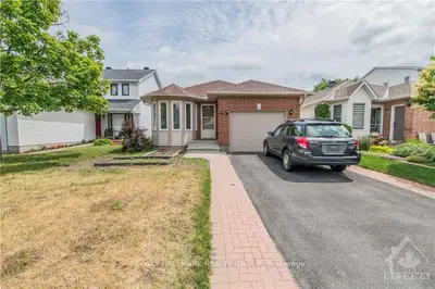 1205 WHITEROCK Street, Cyrville - Carson Grove - Pineview, ON K1J 1A7