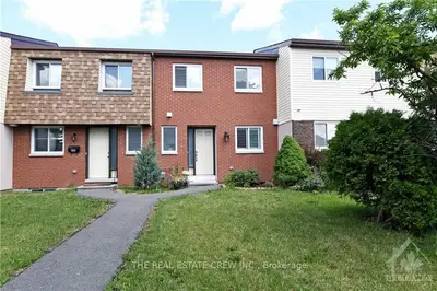 39D WOODVALE, South of Baseline to Knoxdale, ON K2G 4H3