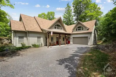 220 CENTRE Street, Rideau Lakes, ON K0E 1N0