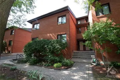 37 ROBINSON Avenue C, Lower Town - Sandy Hill, ON K1N 8N8