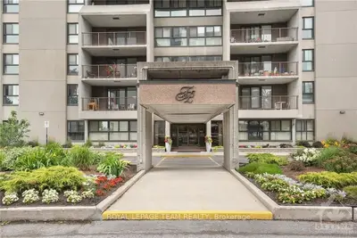 1785 FROBISHER Lane 1901, Alta Vista and Area, ON K1G 3T7