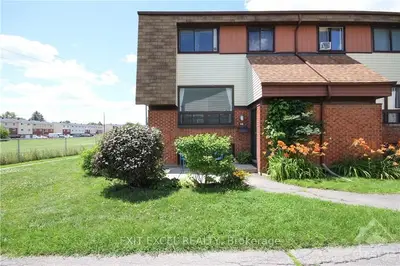 18B WOODVALE, South of Baseline to Knoxdale, ON K2G 4H2