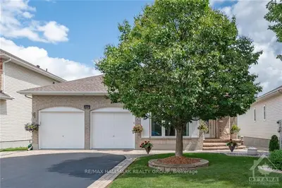 722 MUD CREEK Crescent, Blossom Park - Airport and Area, ON K1V 1W3