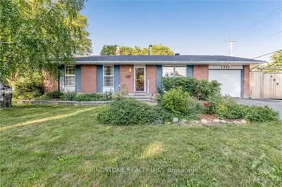 1332 VIKING Drive, Hunt Club - South Keys and Area, ON K1V 7J7