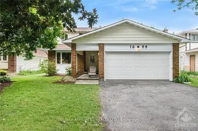 1699 MEADOWVIEW Crescent, Orleans - Convent Glen and Area, ON K1C 1S4