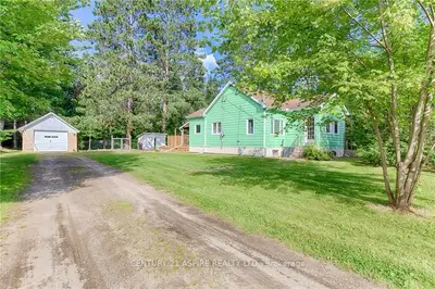 30 Ottawa Street, Laurentian Hills, ON K0J 1J0