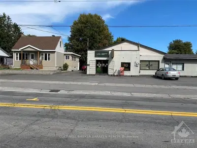 8715 BANK Street S, Greely - Metcalfe - Osgoode - Vernon and Area, ON K0A 3J0