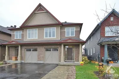 627 MOORPARK Avenue, Kanata, ON K2M 0B6