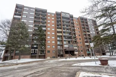 2630 SOUTHVALE Crescent 209, Elmvale Acres and Area, ON K1B 4S8