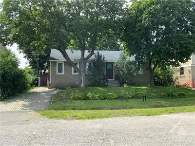 2658 AYERS Avenue, Hunt Club - South Keys and Area, ON K1V 7W8