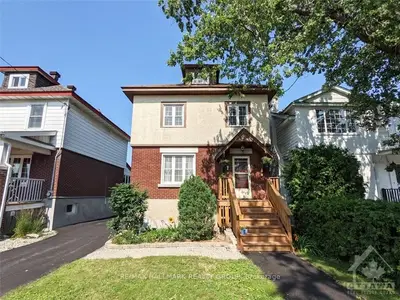 31 GRANGE Avenue, Tunneys Pasture and Ottawa West, ON K1Y 0N9