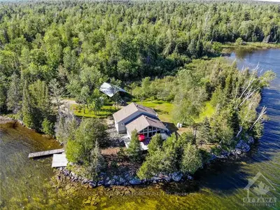 236 SMITHSON Lane B, Greater Madawaska, ON K0J 1G0