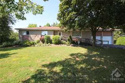 4310 BANK Street, Blossom Park - Airport and Area, ON K1T 3W8