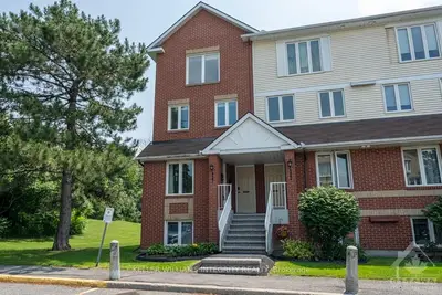 6651 BILBERRY Drive A, Orleans - Convent Glen and Area, ON K1C 4N5