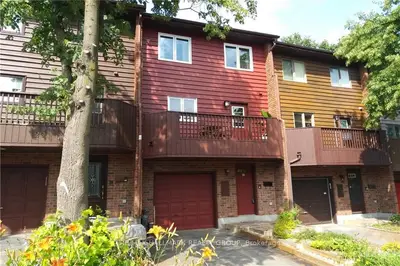 18 OAKLEY Avenue, Crystal Bay - Rocky Point - Bayshore, ON K2B 6M6