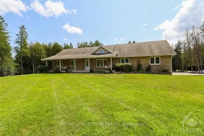7390 FLEWELLYN Road, Stittsville - Munster - Richmond, ON K2S 1B6