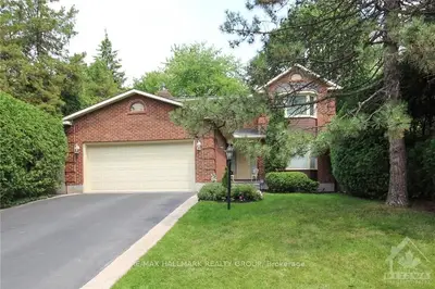13 ASPEN Grove, Crystal Bay - Rocky Point - Bayshore, ON K2H 8Z9