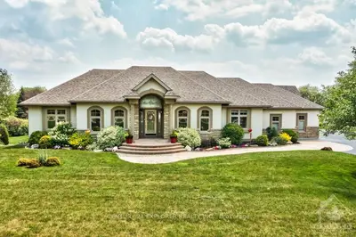 193 JULIE ANNE Crescent, Mississippi Mills, ON K7C 4M5