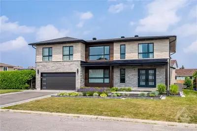 8 Roselawn Court, South of Baseline to Knoxdale, ON K2G 4J2